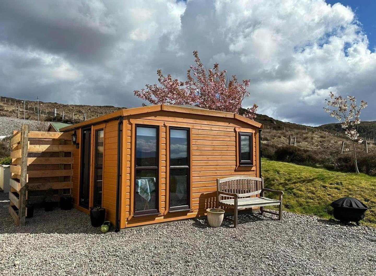 Duirinish Pods With Private Hot Tubs And Duirinish Bothy With No Hot Tub Villa Plockton Exterior photo